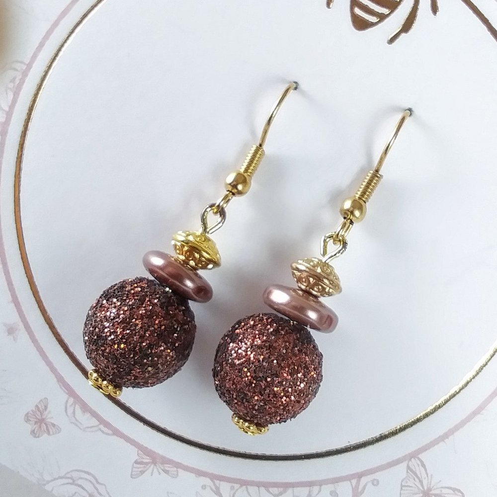 Sparkly Brown & Pearl Gold Earrings